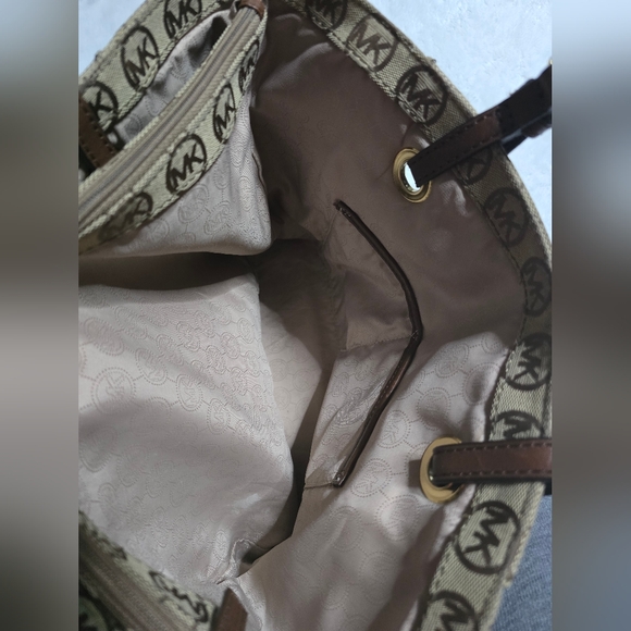 Michael Kors Purse Tan Brown Shoulder Bag Handbag MK Tote - Picture 11 of 15